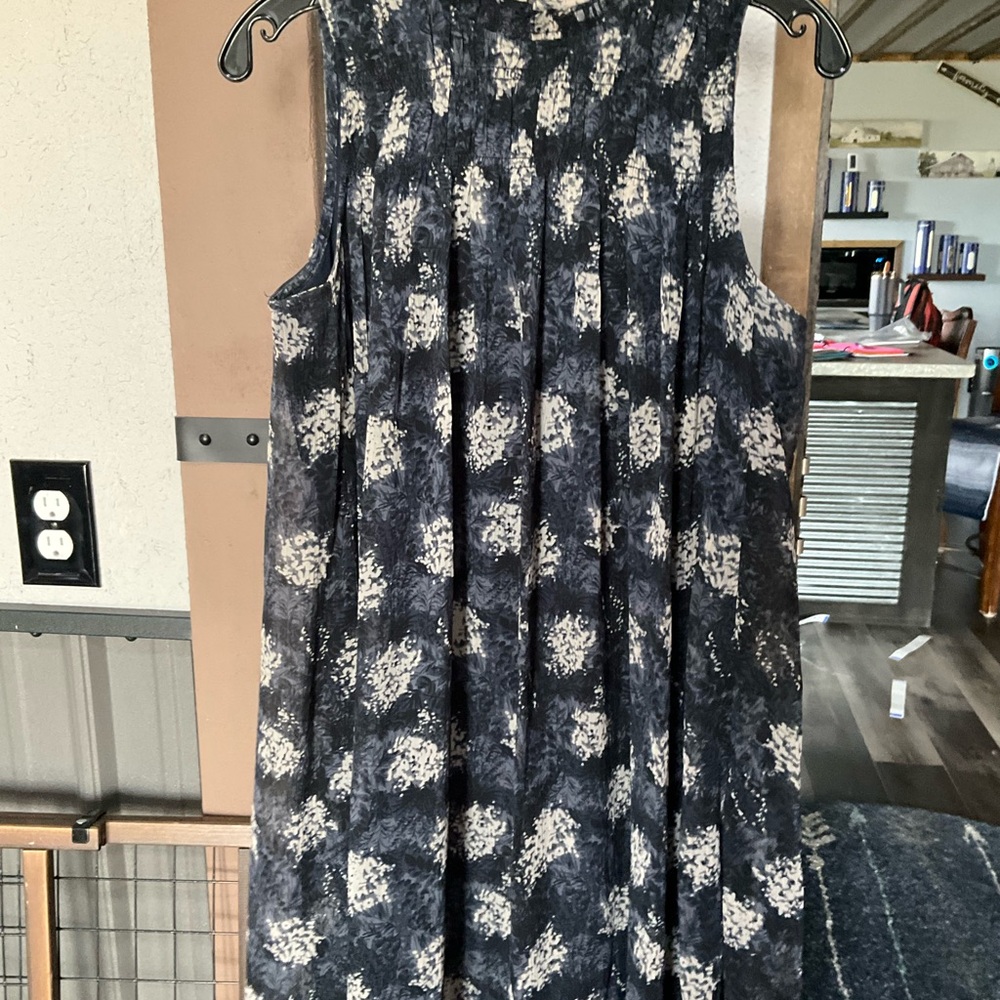 Joie Navy and Cream Sleeveless Tie-Dye Style Dress